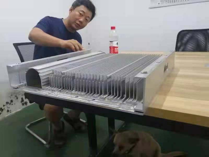 【上海】用分离式全封闭型材切割机效果另客户非常满意